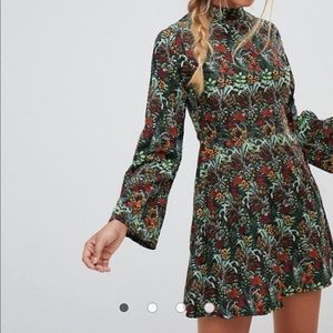 QED London bell sleeve printed swing dress- Size S